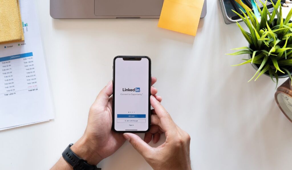 Elements of a Best LinkedIn Summary