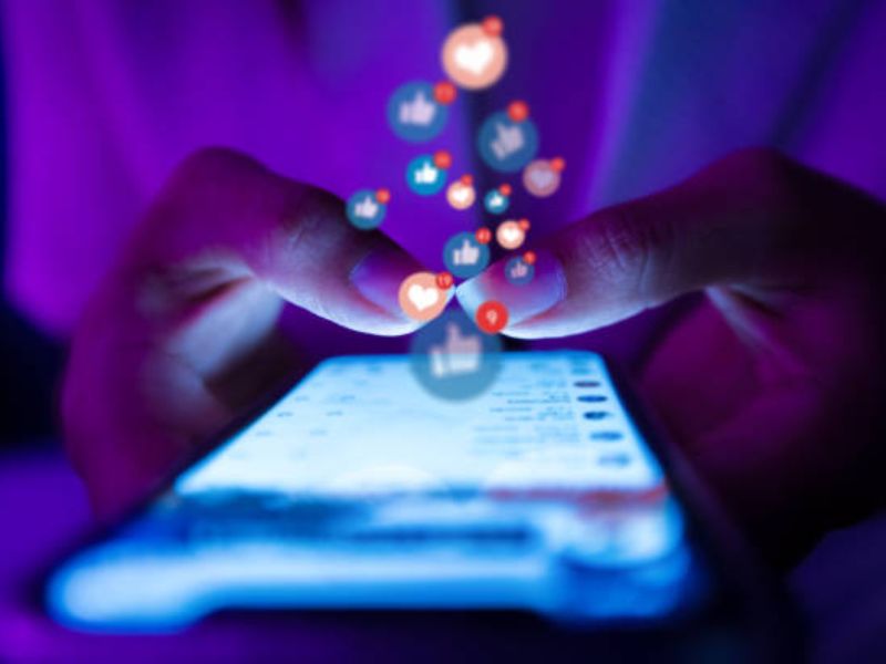 Clicks to Carts Social Media Strategies for Ecommerce Excellence