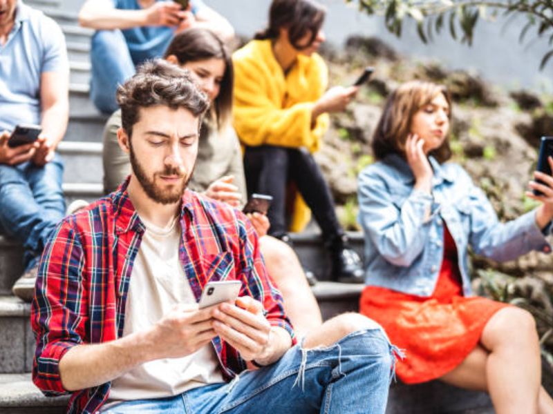 A Comprehensive Guide to College Social Media Marketing