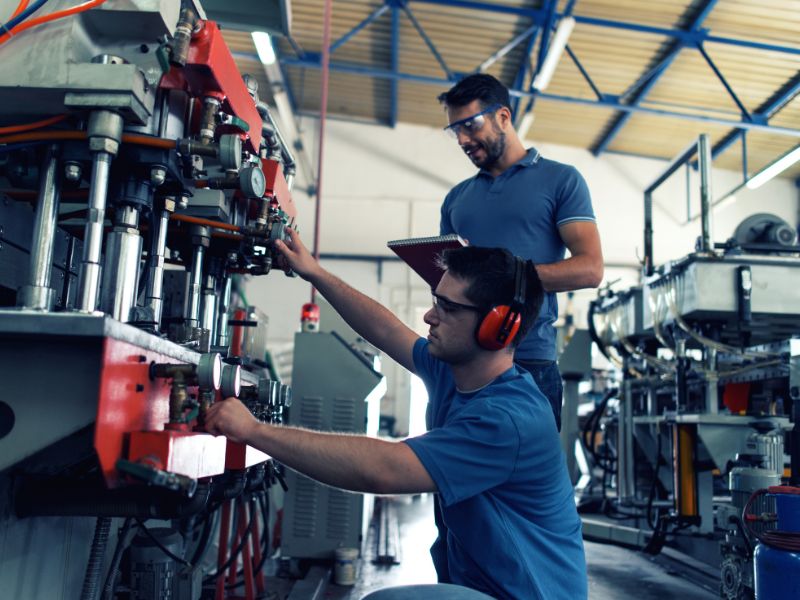 A Manufacturing Marketing Agency's Guide to Driving Leads