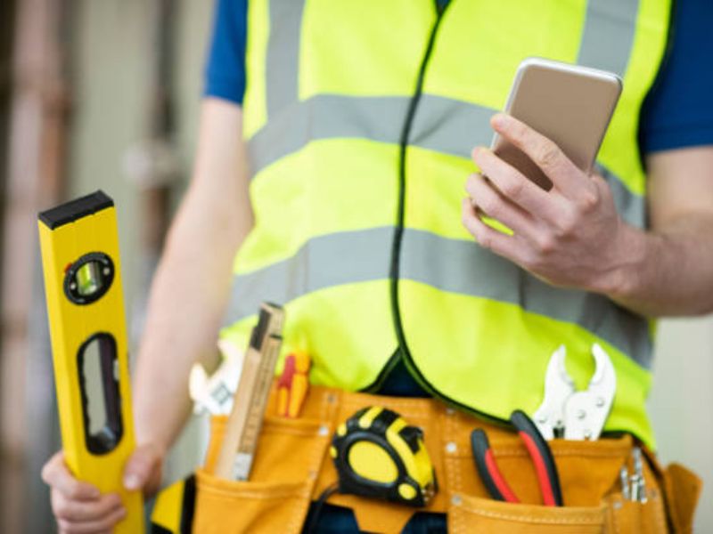 Mastering Social Media for Electrician Businesses